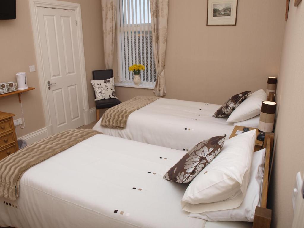 Ty-Parc Hotel Cardigan Room photo